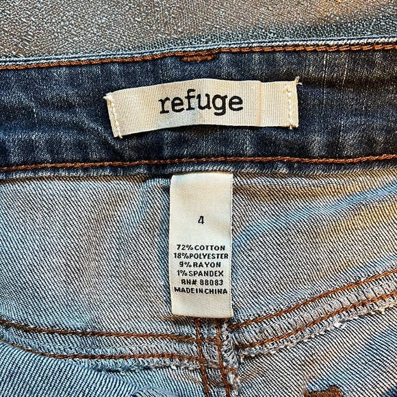 REFUGE Jean shorts - Picture 2 of 3